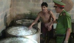 Kinh hoàng giá đỗ ngậm hóa chất độc hại dày đặc