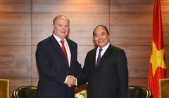 Thủ tướng Nguyễn Xuân Phúc gặp gỡ Chủ tịch Đảng Cộng sản Liên bang Nga