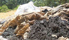 Bùn thải Formosa được chôn lấp trái phép tại đầu nguồn nước.