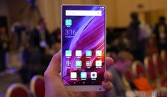 Xiaomi Mi Mix là một trong những di động thú vị nhất năm 2016. Ảnh: Android Authority.