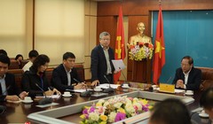 Ông Nguyễn Thanh Lâm, Cục trưởng Cục Phát thanh, Truyền hình & Thông tin điện tử (Bộ TT&TT) trao đổi tại buổi làm việc.