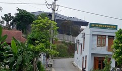 Lối vào công trình được cho là dinh thự của gia đình Giám đốc Công an tỉnh Yên Bái. Ảnh: Công Khanh.