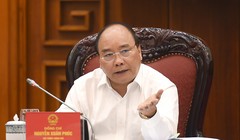 Thủ tướng Nguyễn Xuân Phúc phát biểu tại cuộc họp. Ảnh: VGP/Quang Hiếu