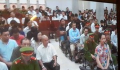 Bị cáo Nguyễn Minh Thu trả lời trước tòa ngày 9/9