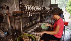 Hiện tại, làng nghề Nha Xá có khoảng 150 hộ làm nghề. Ảnh: Thuỷ Tiên.