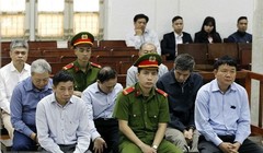 Các bị cáo tại TAND Hà Nội. Ảnh: TTXVN