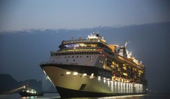 Tàu Celebrity Millennium thuộc hãng tàu biển Royal Caribbean Cruise Lines của Mỹ