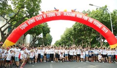 Gần 2300 người tham gia "SeABank Run For The Future 2019" tại Hà Nội