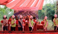 Đại diện lãnh đạo Tập đoàn Ecopark & nhà thầu Ecoba ENT thực hiện nghi lễ khởi công nhà máy xử lý nước thải thứ 4.