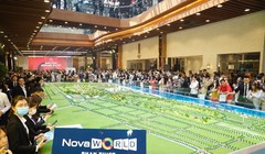 Sản phẩm bất động sản tại dự án NovaWorld Phan Thiet – Siêu thành phố biển – Du lịch – Sức khỏe với quy mô 1000 ha tại Phan Thiết, Bình Thuận thu hút đông các nhà đầu tư trong những tháng cuối năm.(Ảnh: Novaland Gallery trong ngày khai trương)