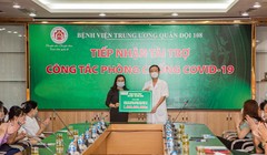SHB hy vọng những hỗ trợ kịp thời của ngân hàng sẽ giúp các bệnh viện có thêm nguồn tài chính trang bị vật tư, sinh phẩm y tế; từ đó giúp các y bác sĩ yên tâm thực hiện công tác chuyên môn, nhanh chóng đẩy lùi dịch bệnh.