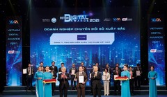 Đại diện Chubb Life trong buổi lễ trao giải thưởng Chuyển đổi số Việt Nam năm 2021 do Hội Truyền thông số Việt Nam (VDCA) tổ chức