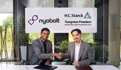 Đại diện HCS và Nyobolt ký thỏa thuận hợp tác đầu tư. 