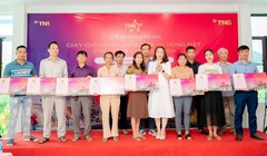 Lễ bàn giao sổ đỏ - giấy chứng nhận quyền sử dụng đất tại khu đô thị TNR Stars City Lục Yên lần thứ hai trong năm 2022.