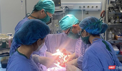 Bà cụ 83 tuổi có khối u khổng lồ đã được mổ cấp cứu thành công tại Bệnh viện Đa khoa Quảng Nam