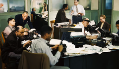 Sự phát triển nhanh chóng của AI đang gây ra nhiều thách thức đối với báo chí và truyền thông (Ảnh: The Economist)