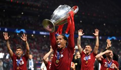 Virgil van Dijk đến đã làm thay đổi hàng phòng ngự của Liverpool (ảnh Getty)