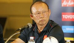 Sau chiến thắng, ông Park vẫn còn nhiều việc phải làm với các học trò (ảnh VFF)