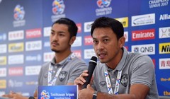 Người Thái muốn mời HLV Tawan Sripan lên nắm đội tuyển Thái Lan (ảnh FAT)