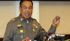 Chiếc ghế của Chủ tịch FAT Somyot, cựu tướng cảnh sát Hoàng gia Thái Lan đang lung lay (ảnh CNN)