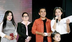 Trong vai trò MC, chị và các nghệ sĩ TP.HCM thực hiện chương trình từ thiện Trao yêu thương  (ảnh NV cung cấp)