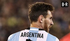 "Messi ném Argentina lên vai". Ảnh AS.