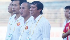 Nếu để trắng tay 2 trận gặp Hà Nội, Hải Phòng thì khả năng rời đội bóng của HLV Vũ Quang Bảo là khá lớn. Ảnh Hội CĐV.