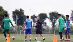 Khoảng cách giữa trận Việt Nam - Thái Lan hôm 19/11 và trận mở màn SEA Games hôm 25/11 chỉ cách nhau đúng 6 ngày. Ảnh VPF.