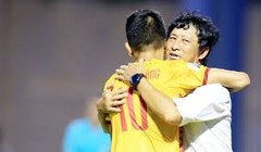 Em ở lại, anh đi. (ảnh THFC).