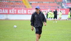 HLV Ngô Quang Trường, ra đi là để quay về. Ảnh SLFC.