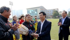 Cả ba đội nữ Đông Nam Á đều có cơ hội có vé đến Tokyo, trong đó thầy trò HLV Mai Đức Chung sẽ trực tiếp tranh cử với Myanmar. Ảnh VFF.