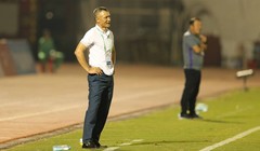 Muốn thấy “phía trước là bầu trời” thì BHL SLNA đừng vội nghe những lời tung khen sau 2 trận đấu, bởi với bóng đá, các số liệu chuyên môn sẽ thay lời muốn nói! Ảnh SLFC