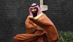 Thái tử Ả Rập Mohamed bin Salman đang hoàn tất một lúc cả 3 việc. Ảnh CNN.