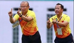 Lần nào, ông thầy Hàn Quốc cũng tạo ra bất ngờ. Ảnh LHK