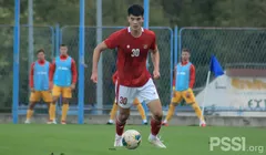 Elkan Baggott đã phải tự cách ly kiểm dịch ở Singapore. Ảnh PSSI.