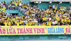 Khi con tim khán giả SLNA vui trở lại. Ảnh TT