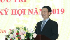 Bộ trưởng Bộ TT&TT Nguyễn Mạnh Hùng phát biểu tại buổi gặp mặt
