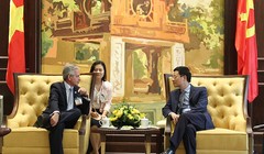 Bộ trưởng Nguyễn Mạnh Hùng tiếp ông Andres Ibarra, Quốc vụ khanh phụ trách hiện đại hóa của Argentina.