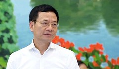Bộ trưởng Bộ TT&TT Nguyễn Mạnh Hùng trả lời chất vấn của đại biểu 