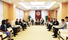 Bộ trưởng Nguyễn Mạnh Hùng tiếp ông Jacques du Puy