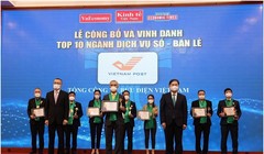 Ban tổ chức trao giải cho tốp 10