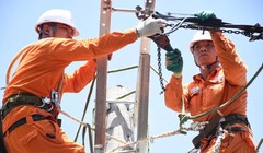 Nắng nóng cả 3 miền, lượng điện tiêu thụ tăng kỷ lục