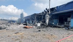 Hiện trường công ty gỗ gặp sự cố khiến 6 người tử vong. Ảnh: H.A.