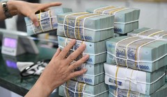 Thủ tướng yêu cầu xử lý tình trạng sở hữu chéo tại các tổ chức tín dụng