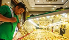 Giá vàng sắp giảm mạnh, nhà đầu tư nên chờ đợi?