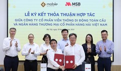 Ông Nguyễn Việt Trung - Tổng Giám Đốc Gtel Mobile và ông Nguyễn Hoàng Linh – Tổng Giám đốc MSB ký thỏa thuận hợp tác.