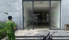 Gạch ốp tường chung cư FLC Garden City rơi trúng đầu bé trai 2 tuổi