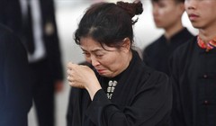 Hàng vạn người xếp hàng đến khuya chờ viếng Tổng Bí thư Nguyễn Phú Trọng