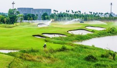 Cận cảnh sân golf không phép “mọc” trên đất công viên khu đô thị Bắc An Khánh