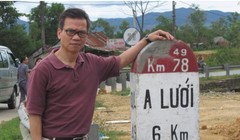 GS Nguyễn Hữu Liêm khi về thăm quên hương